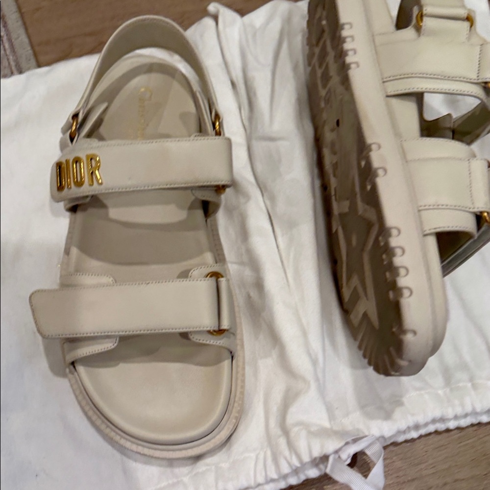 Dior Dioract Sandals in white/cream lambskin - Picture 3 of 5